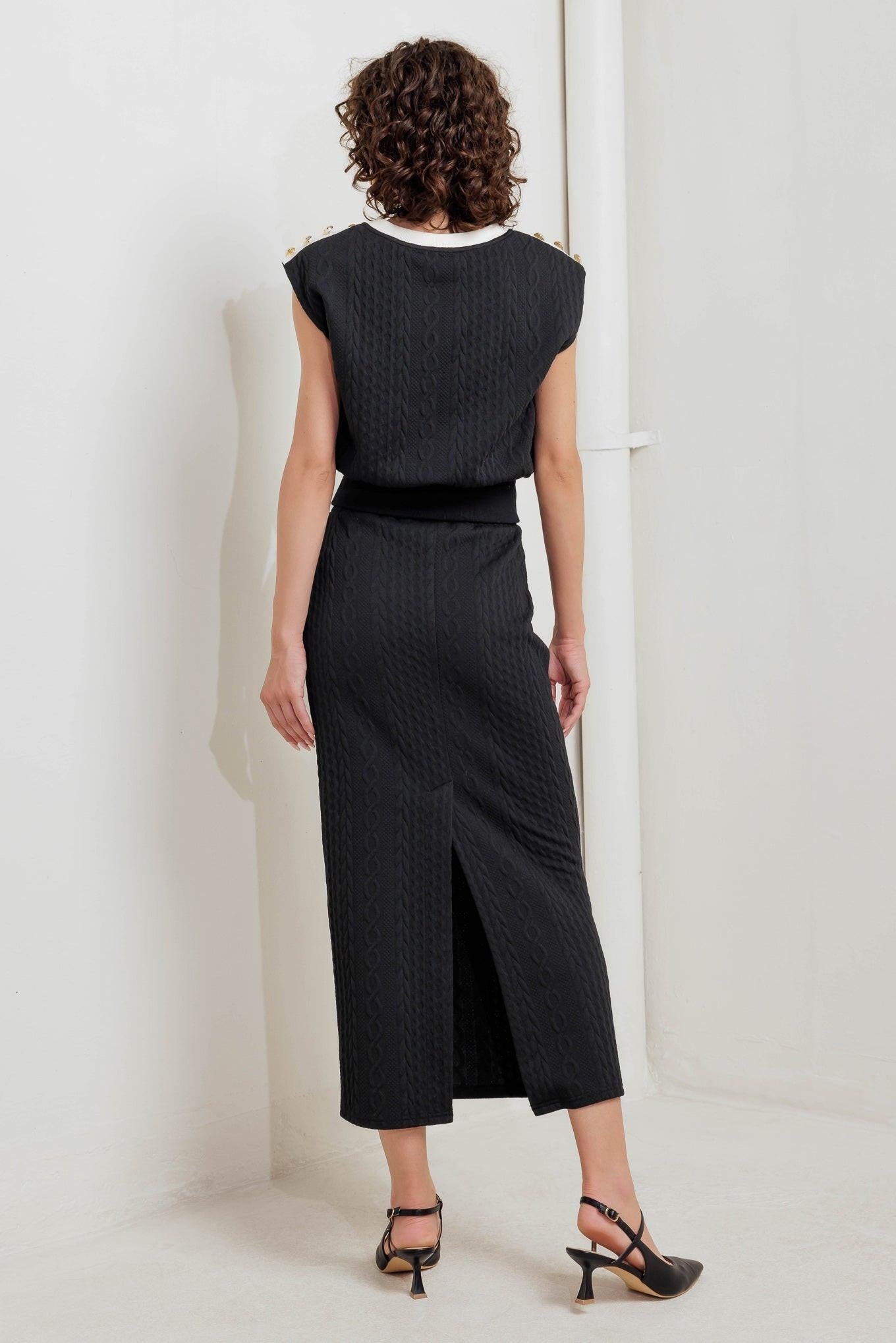 URBAN LUXE COMMAND KNIT MIDI SKIRT