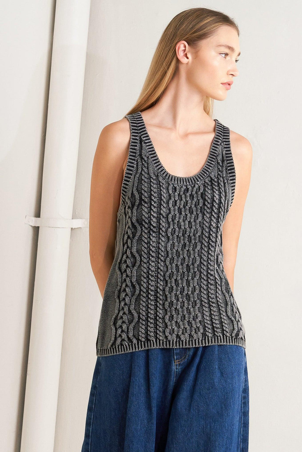 NEVER FORGET KNIT TANK TOP