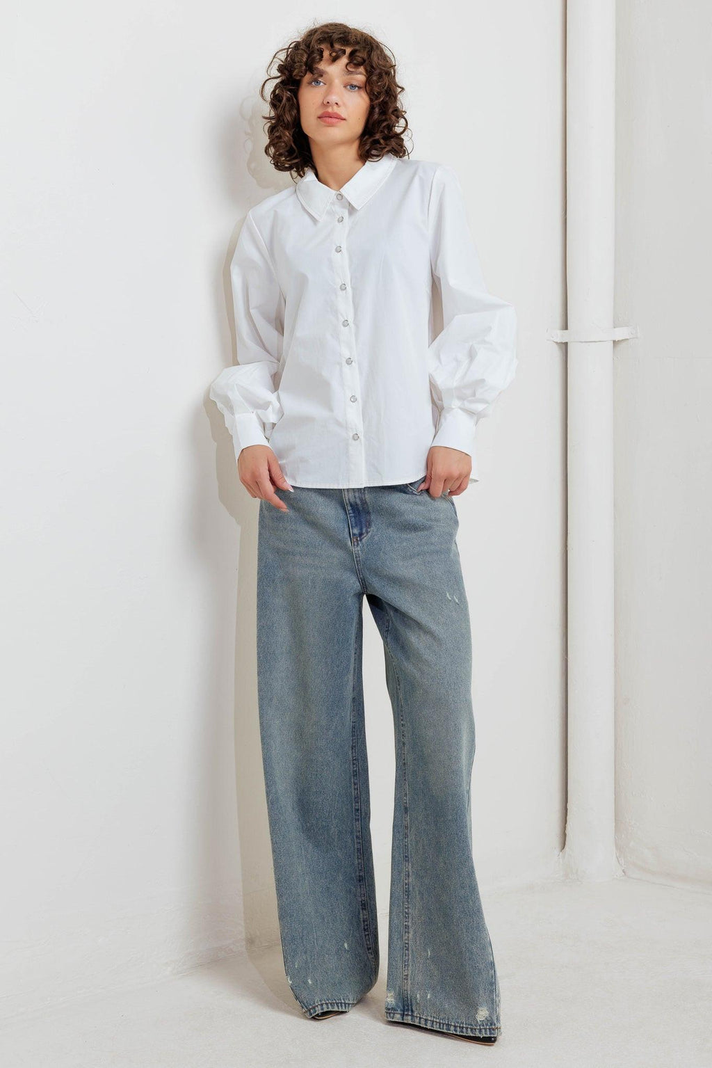 WHITE NOISE SOLID WOVEN TOP