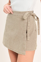 MODERN STRIPE WOVEN SKORT
