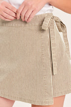 MODERN STRIPE WOVEN SKORT