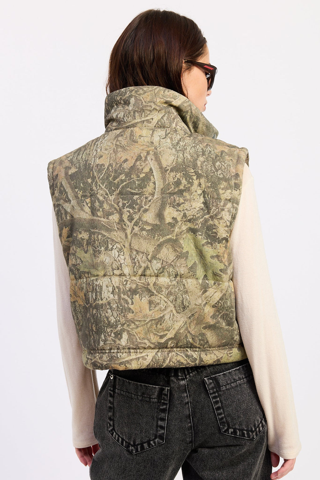 Dinara Vest