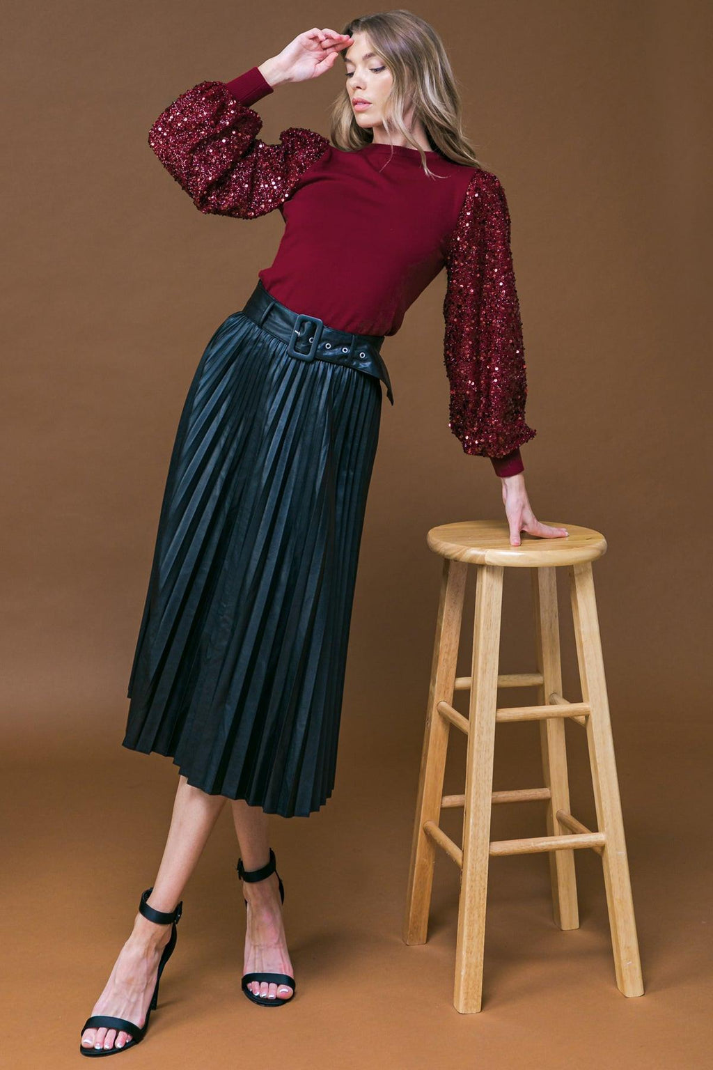 FEELING THE FUN SWEATER TOP